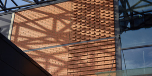 Кирпич лицевой ЛСР Темно-красный Гладкий voskresenskij-passazh,-mo,-naro-fominsk-g.,-svobodyi-pl.,-2-1-(4)