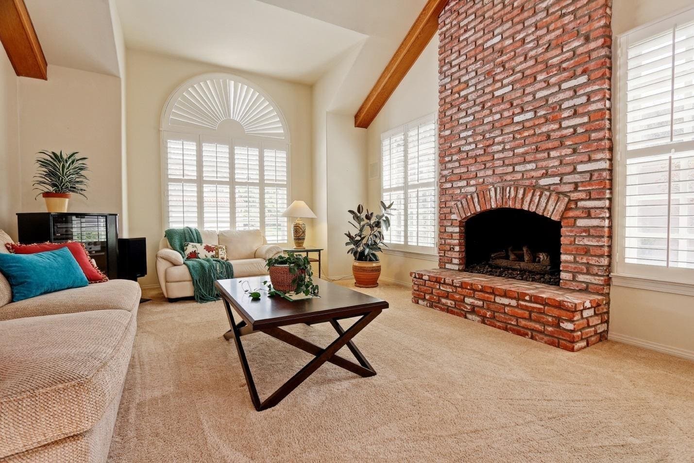 Облицовочный керамический кирпич 0,5 NF Temple Brick Маркс