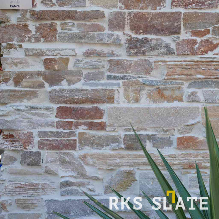 Фасадный облицовочный камень Beige Quartz Strips в Саратове