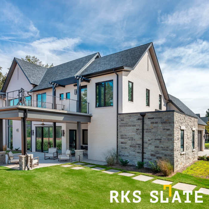 Фасадный облицовочный камень Grey Quartz Temple в Саратове