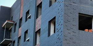 Кирпич клинкерный ЛСР Кембридж для многоквартирного дома - фото проекта (4)