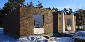 Кирпич облицовочный ЛСР, белый, рустик, 0.7НФ 1