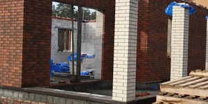 Кирпич облицовочный ЛСР, белый, рустик, 0.7НФ 2