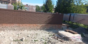 Фото кладки фасада из кирпича ЛСР Кёльн в Курске (3)