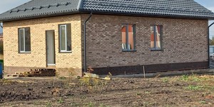 Цоколь из кирпича ЛСР тёмно-терракотовый флэш Брюгге в Курске (2)
