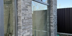 3D панели Кварцит RKS Slate Monsoon Black Rockface (фотоотзыв, фасад бани) (3)