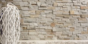 Бежевые каменные стены в интерьере 3D панели RKS SLATE Кварцит Beige Slate заказать (2)