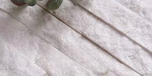Декоративный камень для стен интерьера и экстерьера 3D панели RKS SLATE Кварцит White Quartz Classic фото, приобрести на сайте РКС Клинкер (5)