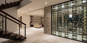 Натуральный камень на стене в интерьере 3D панели Beige Slate Classic от RKS SLATE фото гостиной (6)