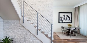 Каменная стена у лестницы фото 3D панели RKS SLATE Кварцит White Quartz Modern купить (3)